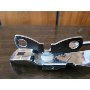 Vintage 777 Can/Bottle Opener - Manual 6-3/4” - Korea